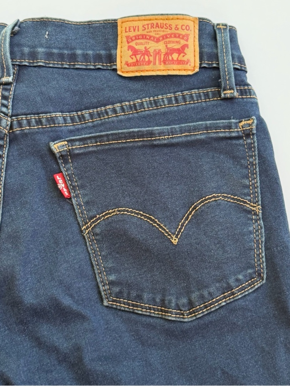 Woman’s Levi’s Denim Jeans 710 Super Skinny
Size 29 - Picture 9 of 10